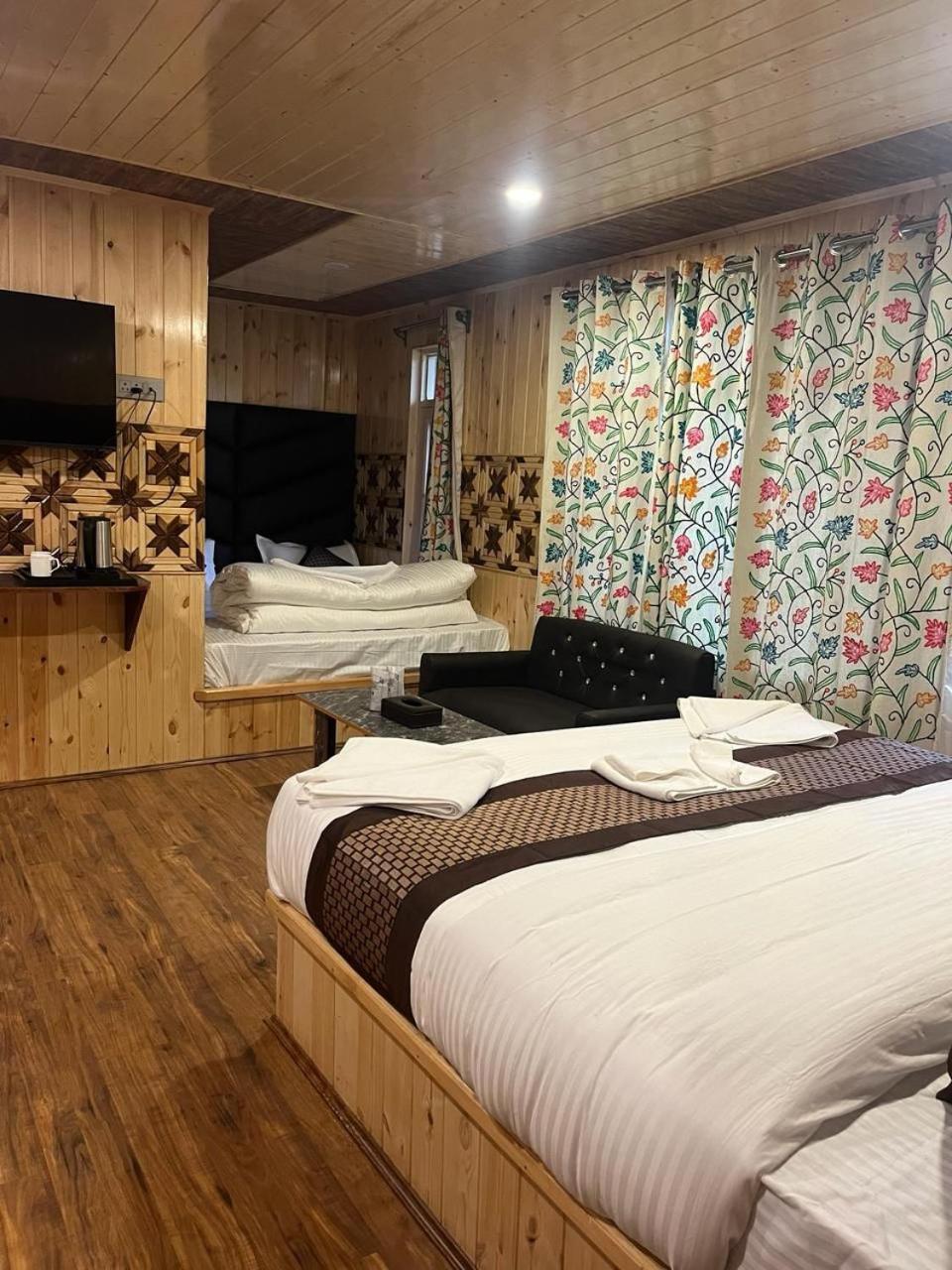 Pahalgām Pine Palace Resort מראה חיצוני תמונה